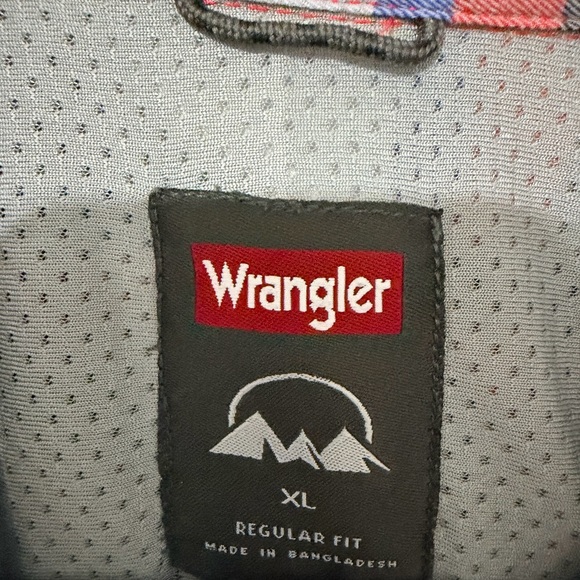 Wrangler Men's Red and Blue Plaid Shirt - Picture 3 of 3